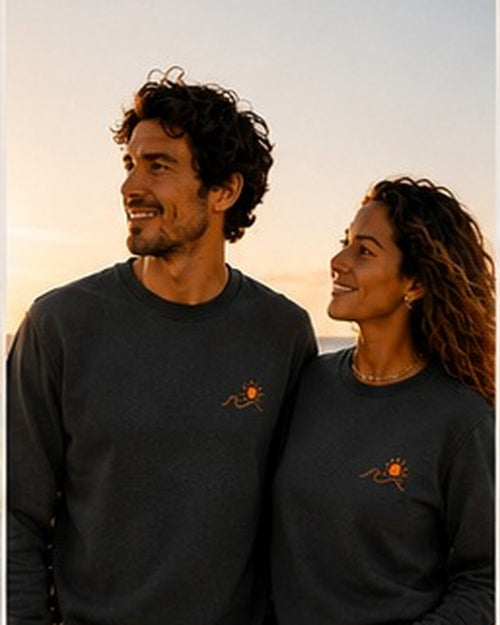Pull Écume & Soleil motif Esprit Bassin anthracite, signature flocage au cœur